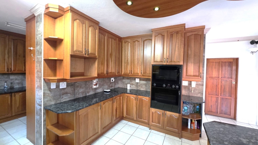 4 Bedroom Property for Sale in Ifafi North West